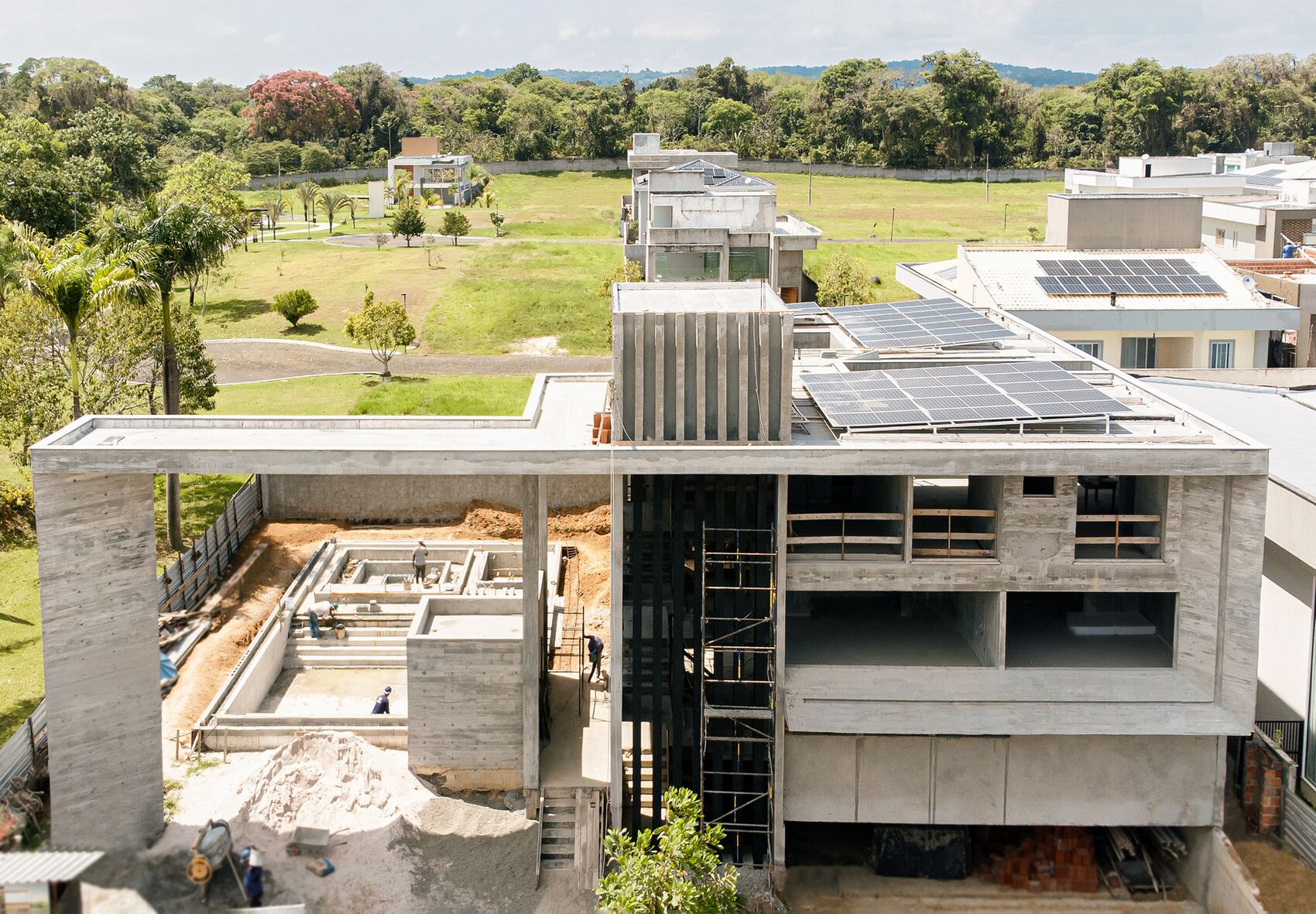 Vista aérea da estrutura da Casa FB em execução