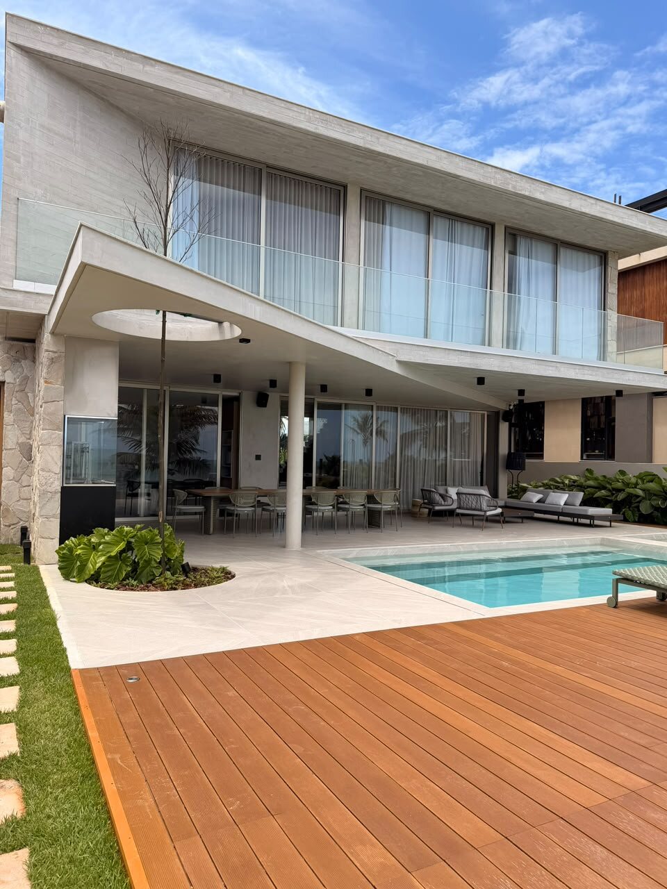 Casa MPB entregue, Monte Gordo, Salvador — área da piscina